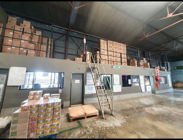 2,100M² WAREHOUSE TO LET IN CITY DEEP